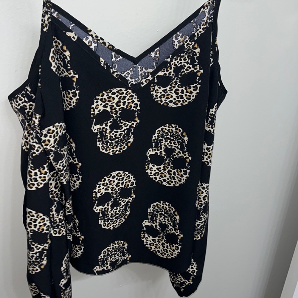 Long sleeve skull shirt
